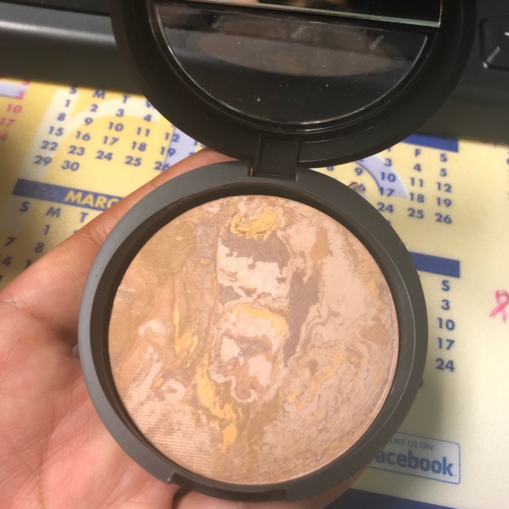 Laura Geller Powder Foundation